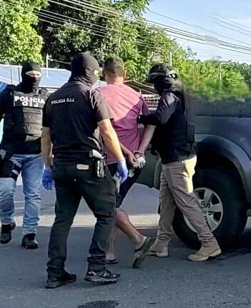 Torres Flores, de 25 años, mató a una madre que estudiaba en el Cindea de Tortuguero y realizaba un exámen cuando le dispararon en múltiples ocasiones, Fue detenido en Turrialba. Foto: Reiner Montero.