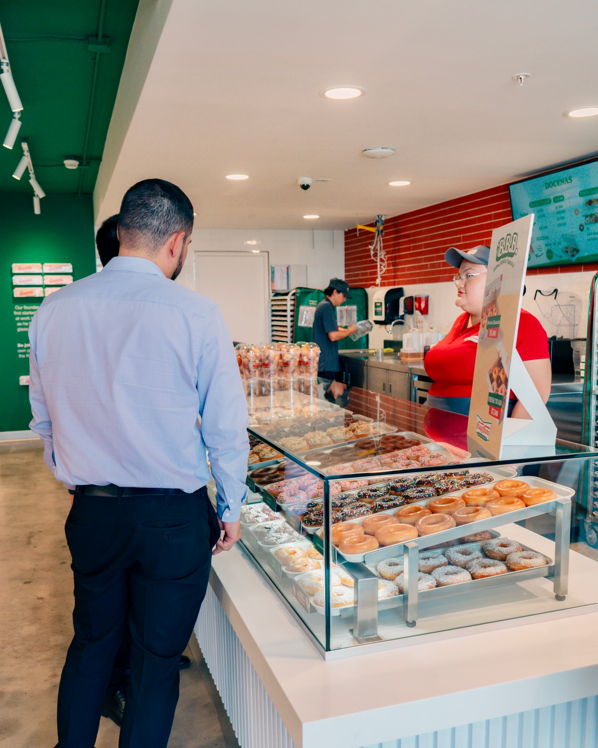 Estadio Eladio Rosabal Cordero
Krispy Kreme
Primer local comercial en el estadio Eladio Rosabal Cordero
15 de marzo del 2026
Cortesía: Herediano