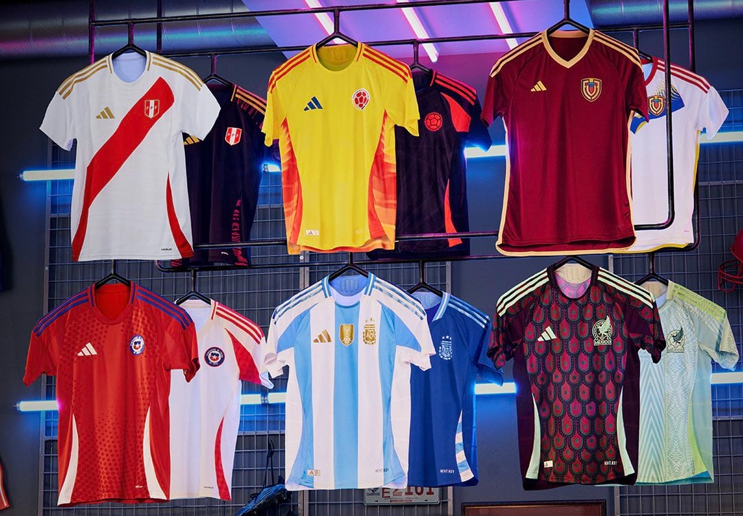 La marca alemana Adidas presentó las nuevas camisetas de las selecciones que viste, para la temporada 2024-2025.