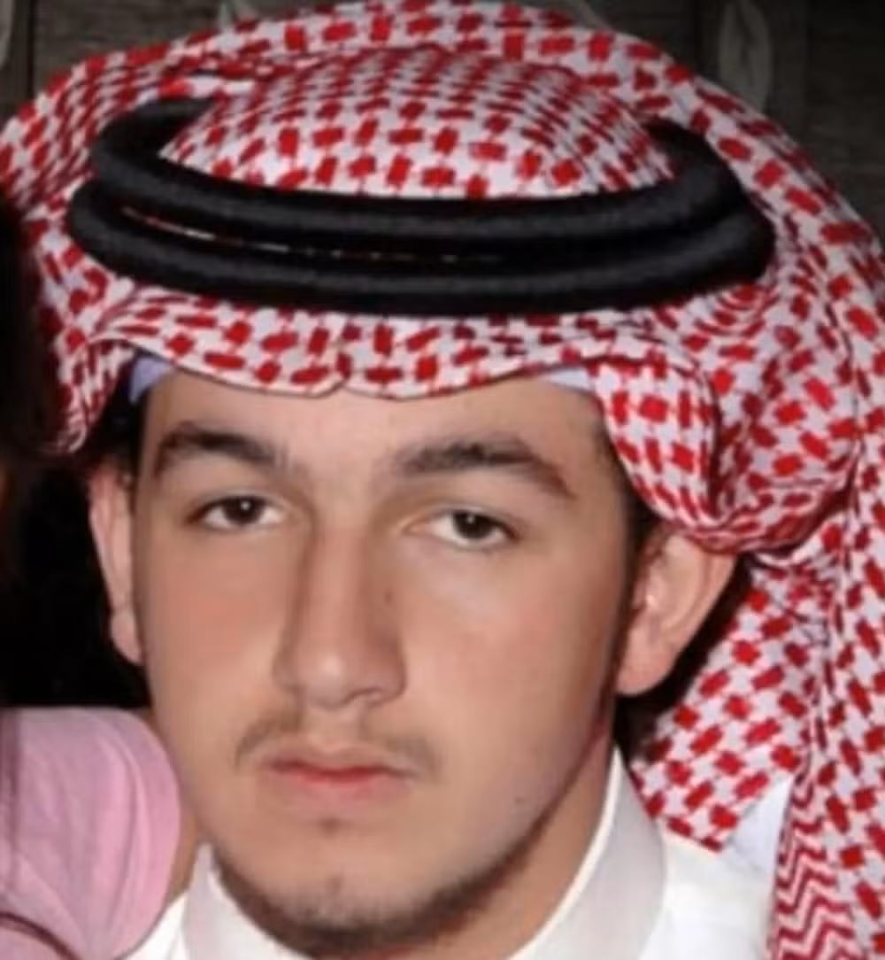 El príncipe Al-Waleed bin Khaled bin Talal antes de acidente de auto en el 2005.