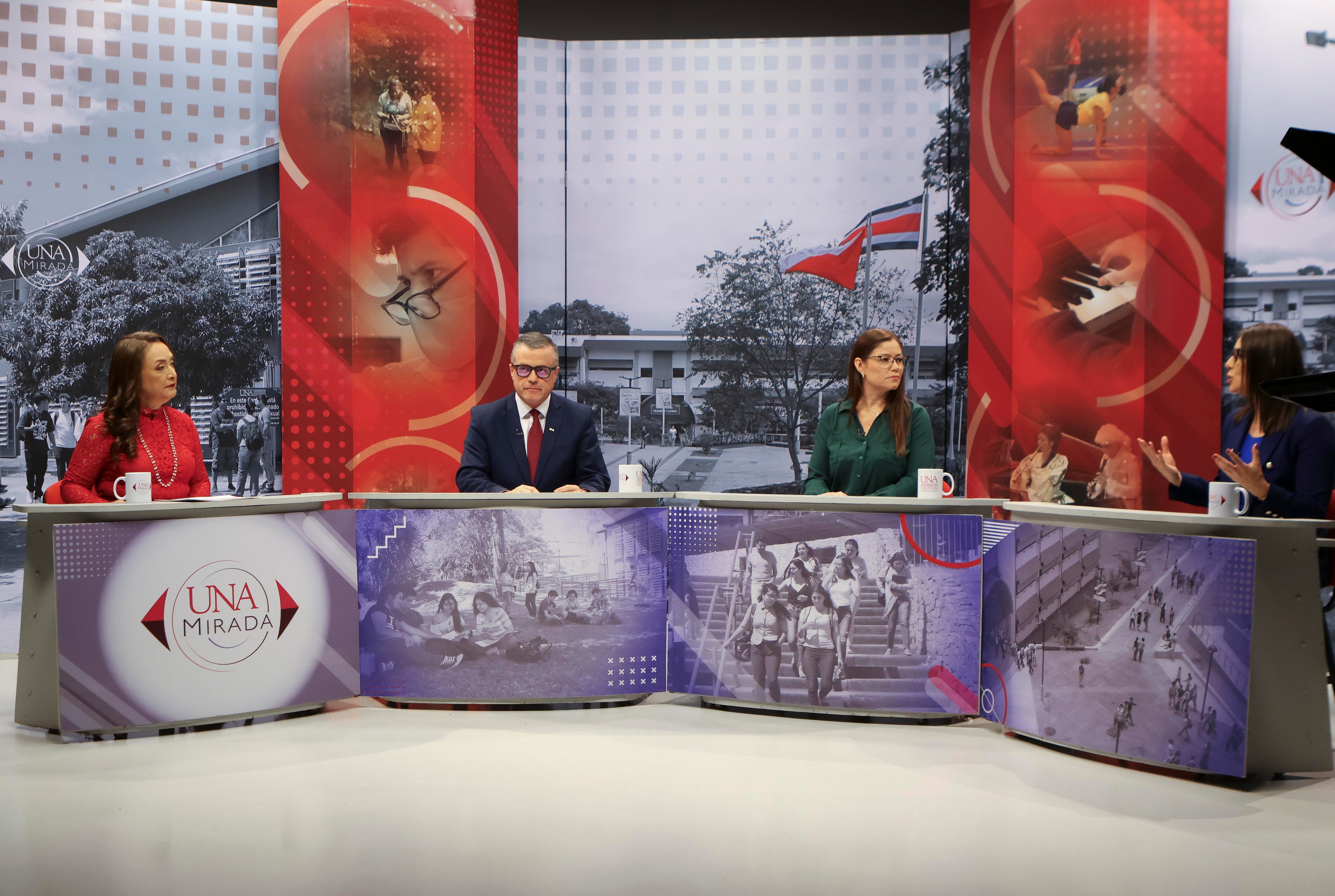 Periodista Maribelle Quirós, conductora de UNA Mirada