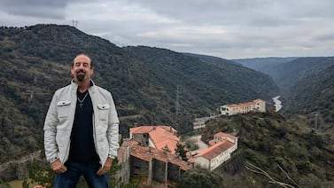 Compró un pueblo en España por menos de lo que cuesta una casa: ‘Aunque suene a loco, supe que ese era mi futuro’