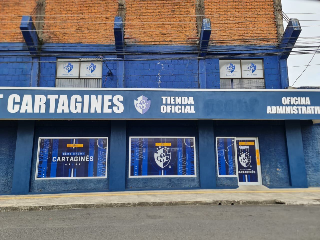 En el Cartaginés no pudieron sacar uniformes, tacos y demás implementos deportivos de su estadio. Ministerio de Hacienda realizó el cierre del Fello Meza por un proceso administrativo vigente.