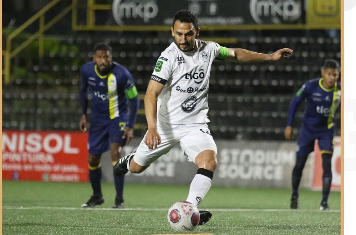 Randall Azofeifa, Sporting