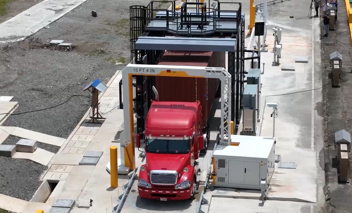 Este 24 de setiembre, el presidente Rodrigo Chaves inauguró la instalación de escáneres en Puerto Caldera y Moín, sin embargo, aún no están en funcionamiento.