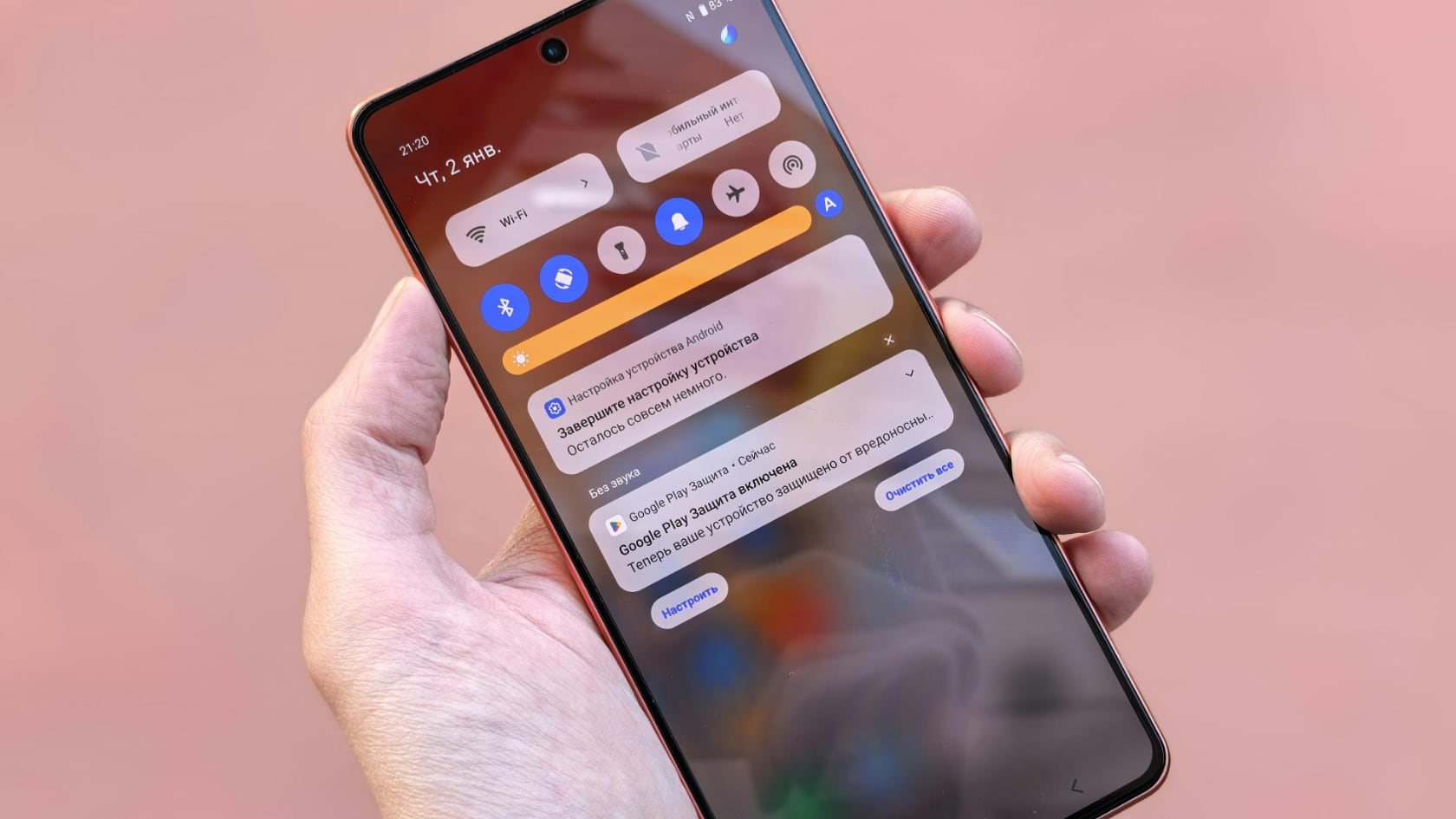 Expertos alertan sobre riesgos de seguridad al dejar activo el Bluetooth. Ataques como bluejacking y bluebugging exponen información sensible.
