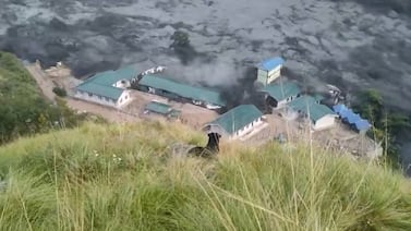 Otra tragedia en Nepal: inundaciones arrasan viviendas y puentes