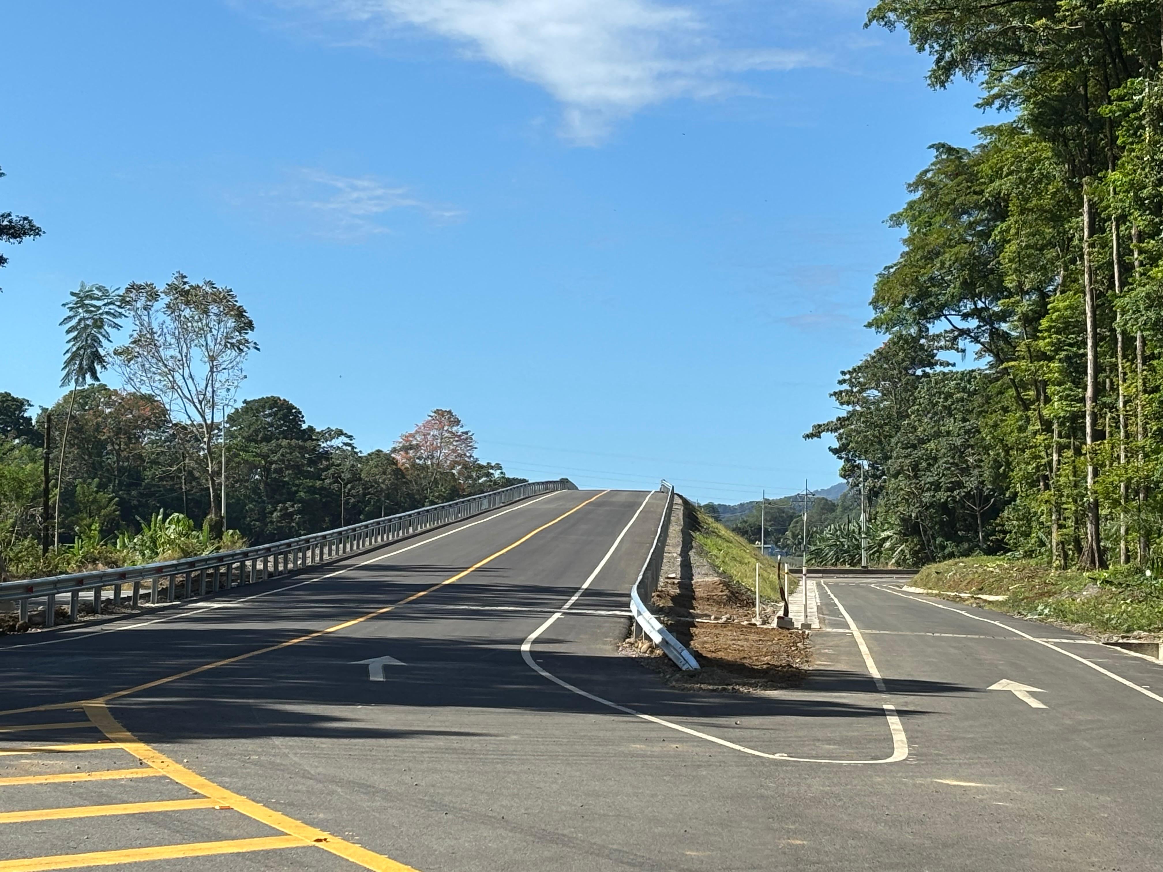 Paso a desnivel en la ruta 32.