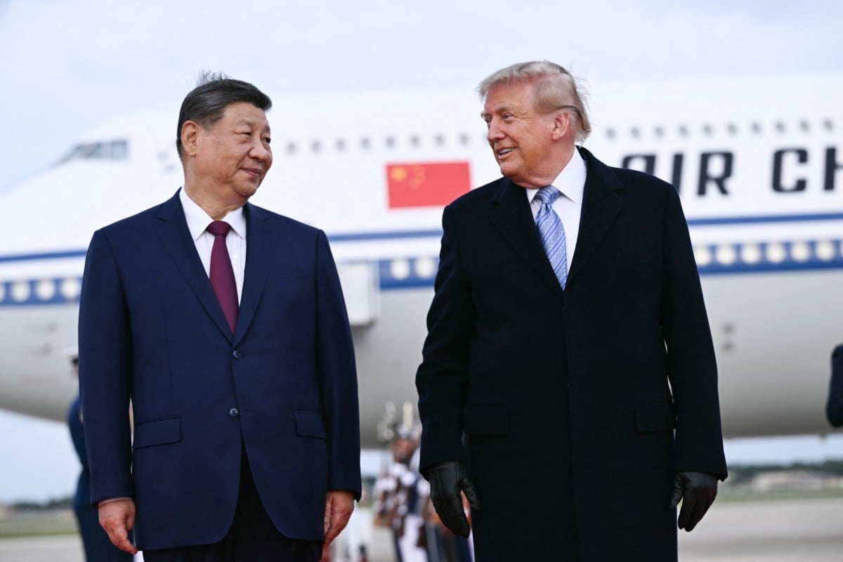 El presidente de Estados Unidos, Donald Trump, saluda al presidente de China, Xi Jinping, a su llegada a la Base Conjunta Andrews, en Maryland, el 23 de septiembre de 2026. Xi visita Estados Unidos del 23 al 25 de septiembre.