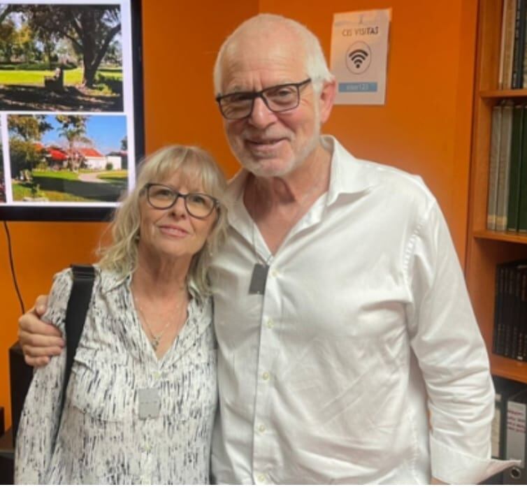 Diana y Marcelo Wasser han vivido durante 40 años en el Kibutz Nirim y a pesar de la familiaridad con situaciones de tensión, la pareja quedó impactada al descubrir que militantes de Hamás estuvieron a escasos 70 metros de su casa.