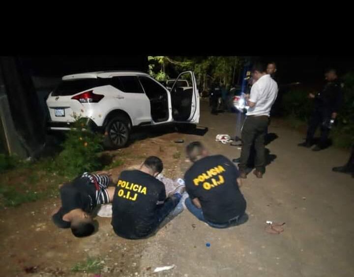 Los hombres fueron detenidos.