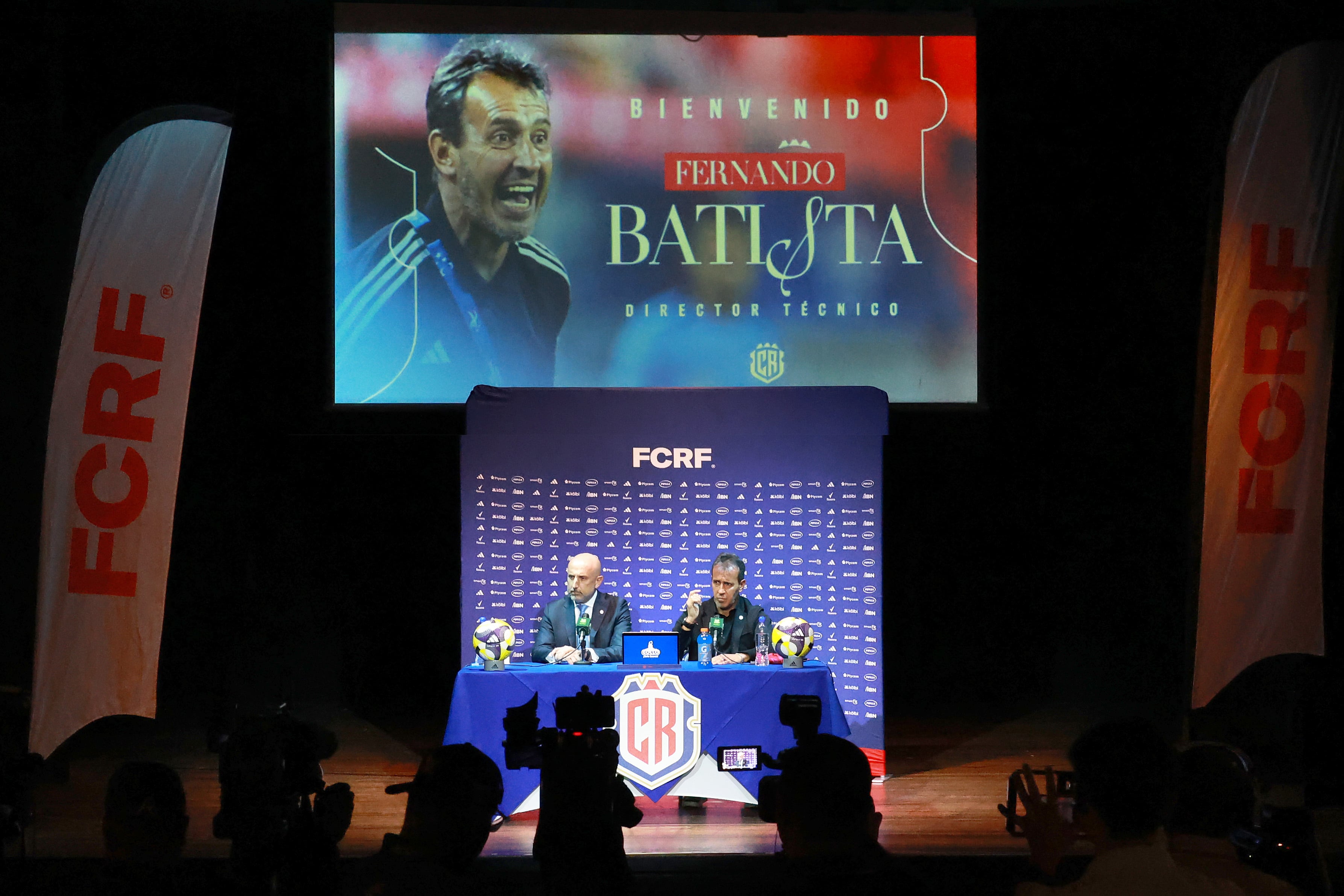 Esta fue la presentación de Fernando Batista como entrenador de la Selección de Costa Rica, el pasado 2 de marzo en el Teatro 1888 del Cenac.