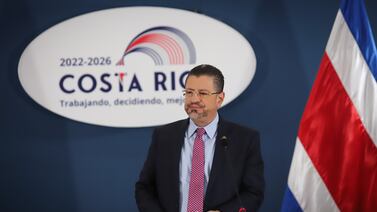 Rodrigo Chaves alega que nunca mencionó el nombre de Vilma Ibarra