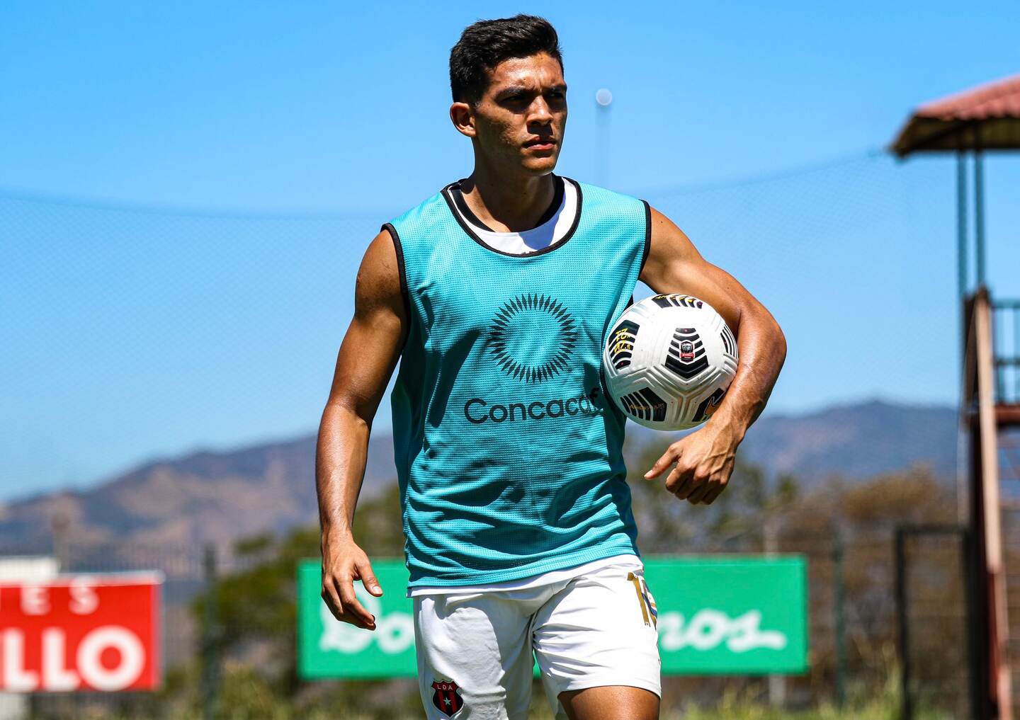 Alonso Martínez es uno de los jugadores más regulares de Alajuelense.
