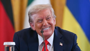 Trump ordena crear una lista negra de países que detienen ‘injustamente’ a estadounidenses