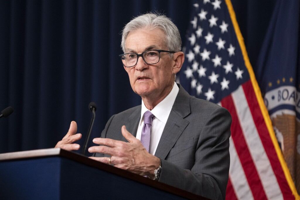 Jerome Powell, presidente de la Reserva Federal, durante el evento DealBook Summit del New York Times, en el contexto de declaraciones sobre la independencia del banco central de Estados Unidos frente al gobierno de Donald Trump.