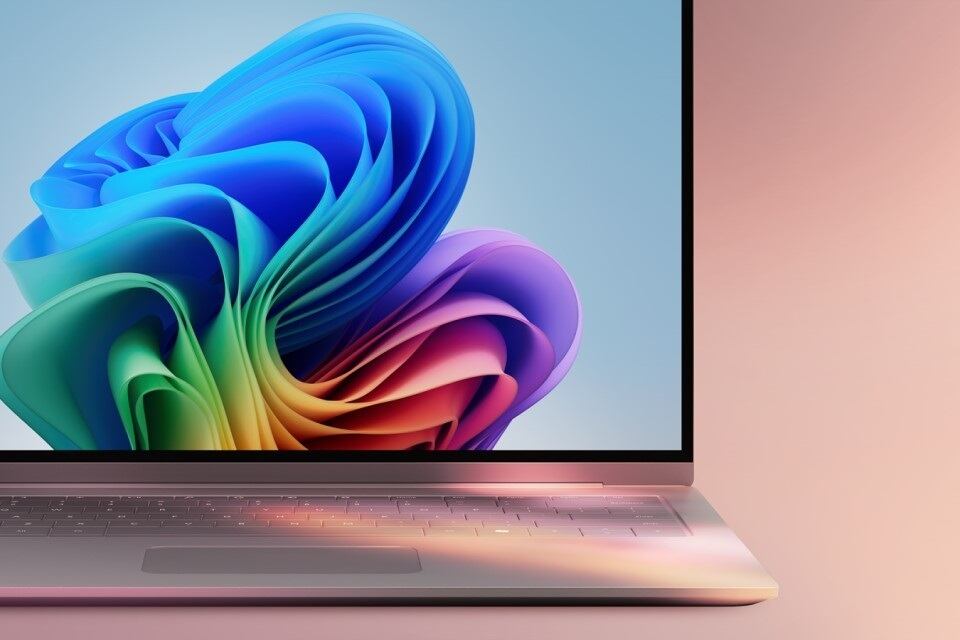 Microsoft presenta nuevas funciones de inteligencia artificial en Windows 11 y Copilot+ PC, con herramientas como Recall y Click to Do, mejorando la eficiencia.