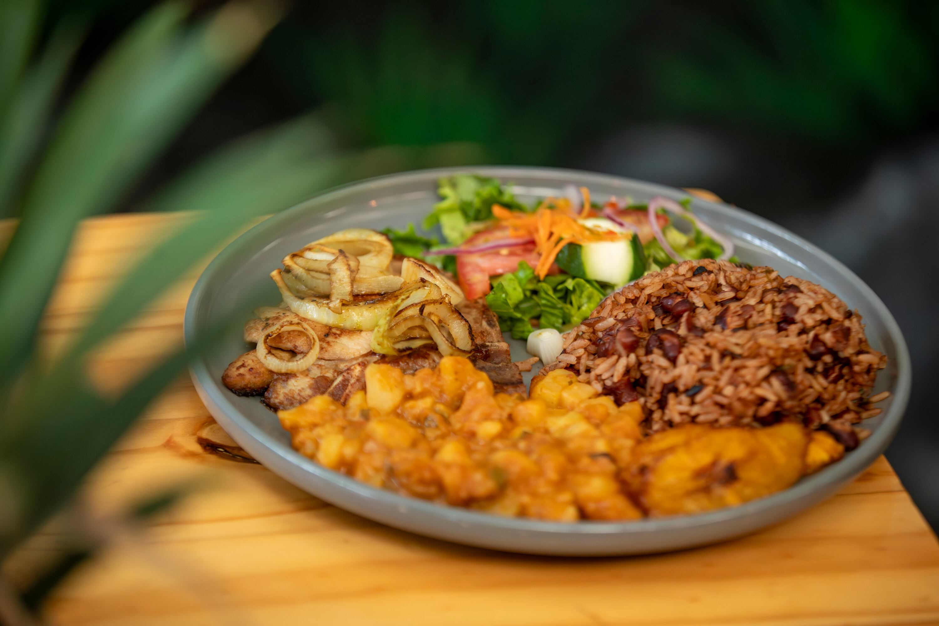 27/10/2023, San José, Santa Ana, entrevista con Viviana Chaves una de las propietarias del restaurante La Casona de Tiquicia para la sección Tiempo Libre de La Teja.