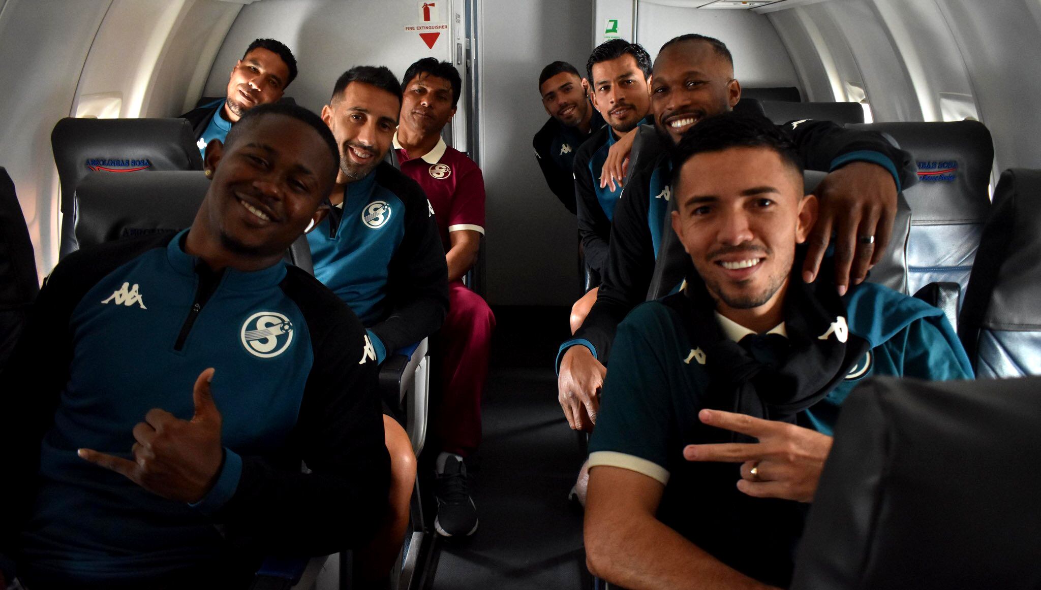 El Deportivo Saprissa en el vuelo rumbo a Belice