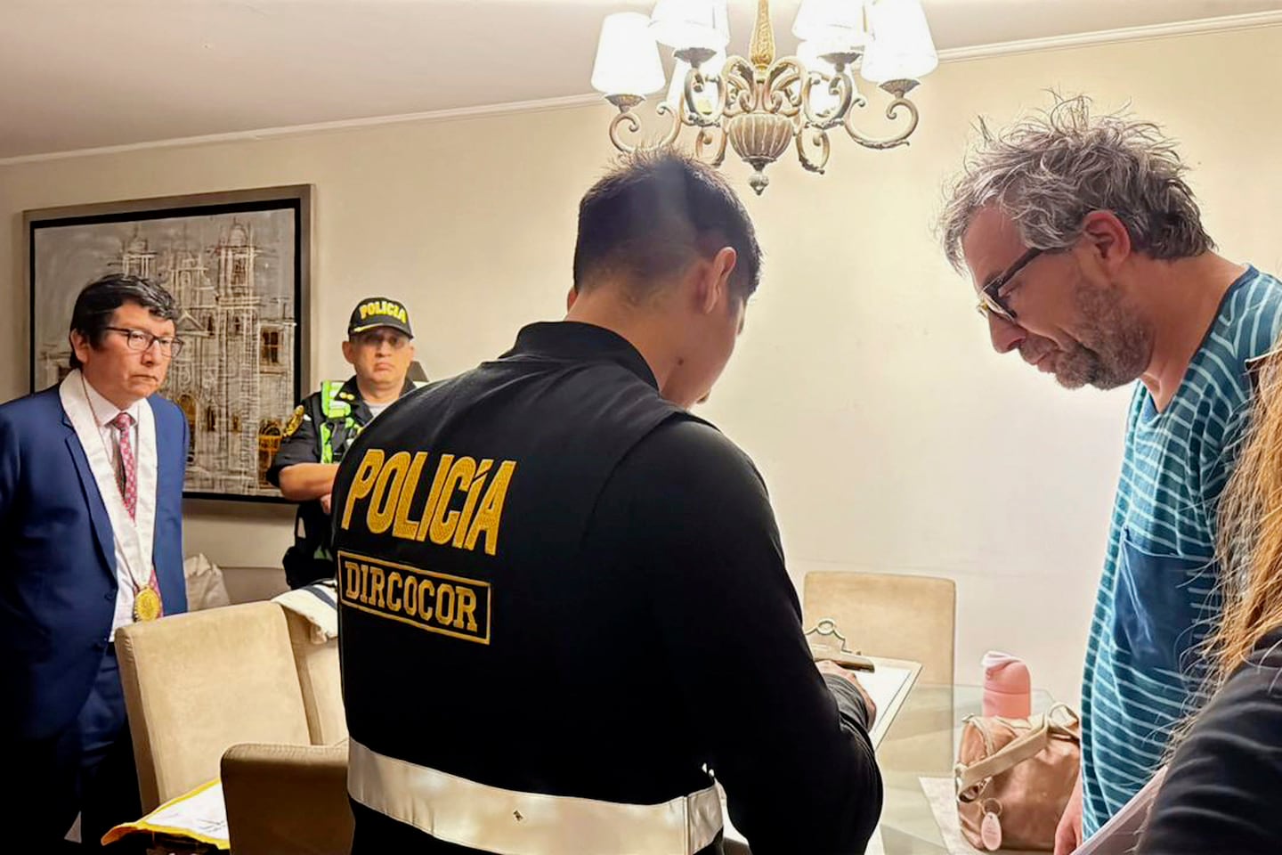 Policía allana casa de exjefe de proceso electoral investigado por colusión en Perú