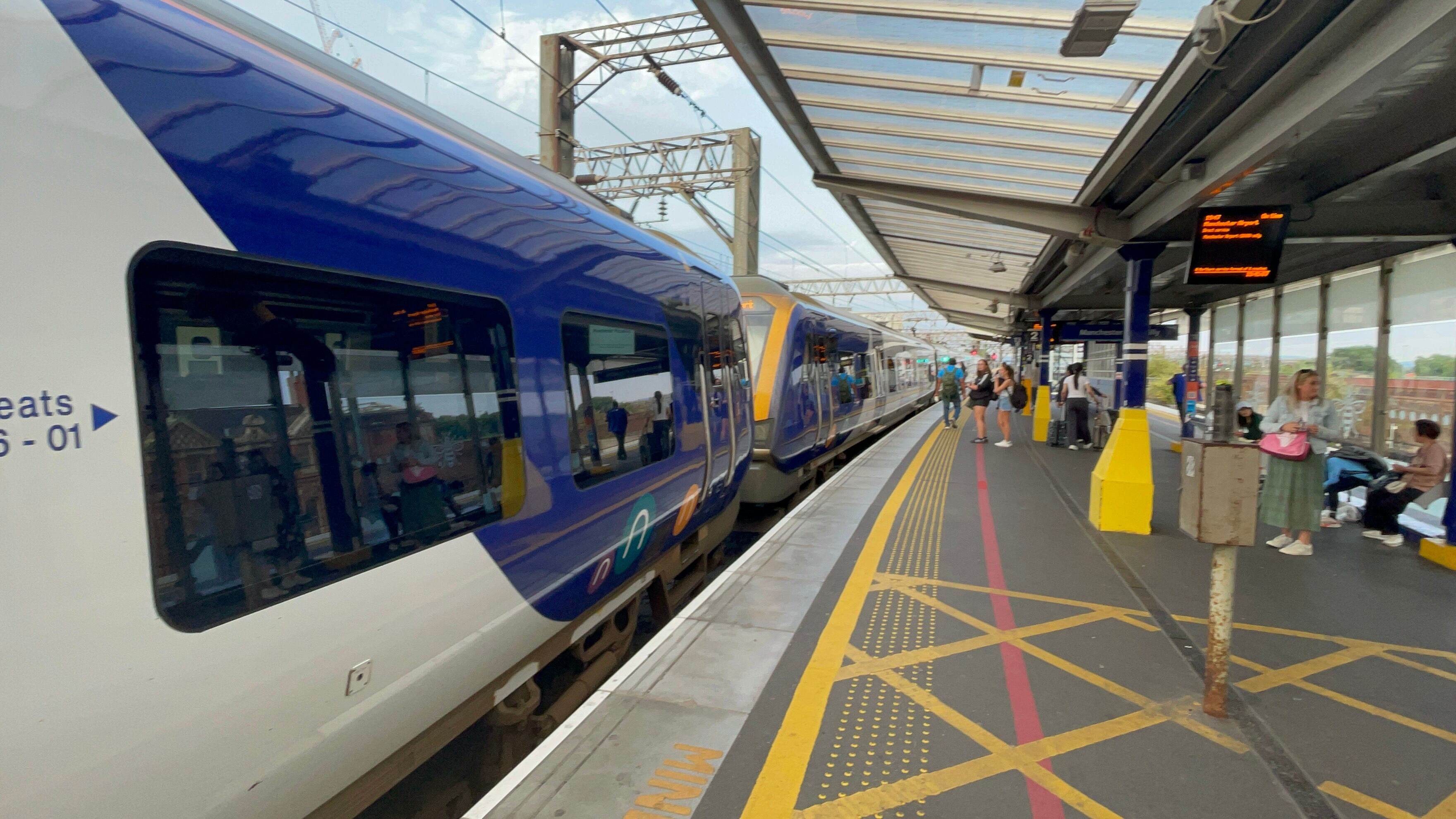 Estación central del tren Manchester Piccadilly.