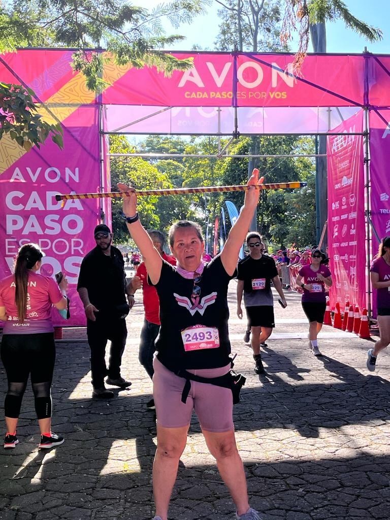 Luz Maria Bolaños es sobreviviente de cáncer de mama.