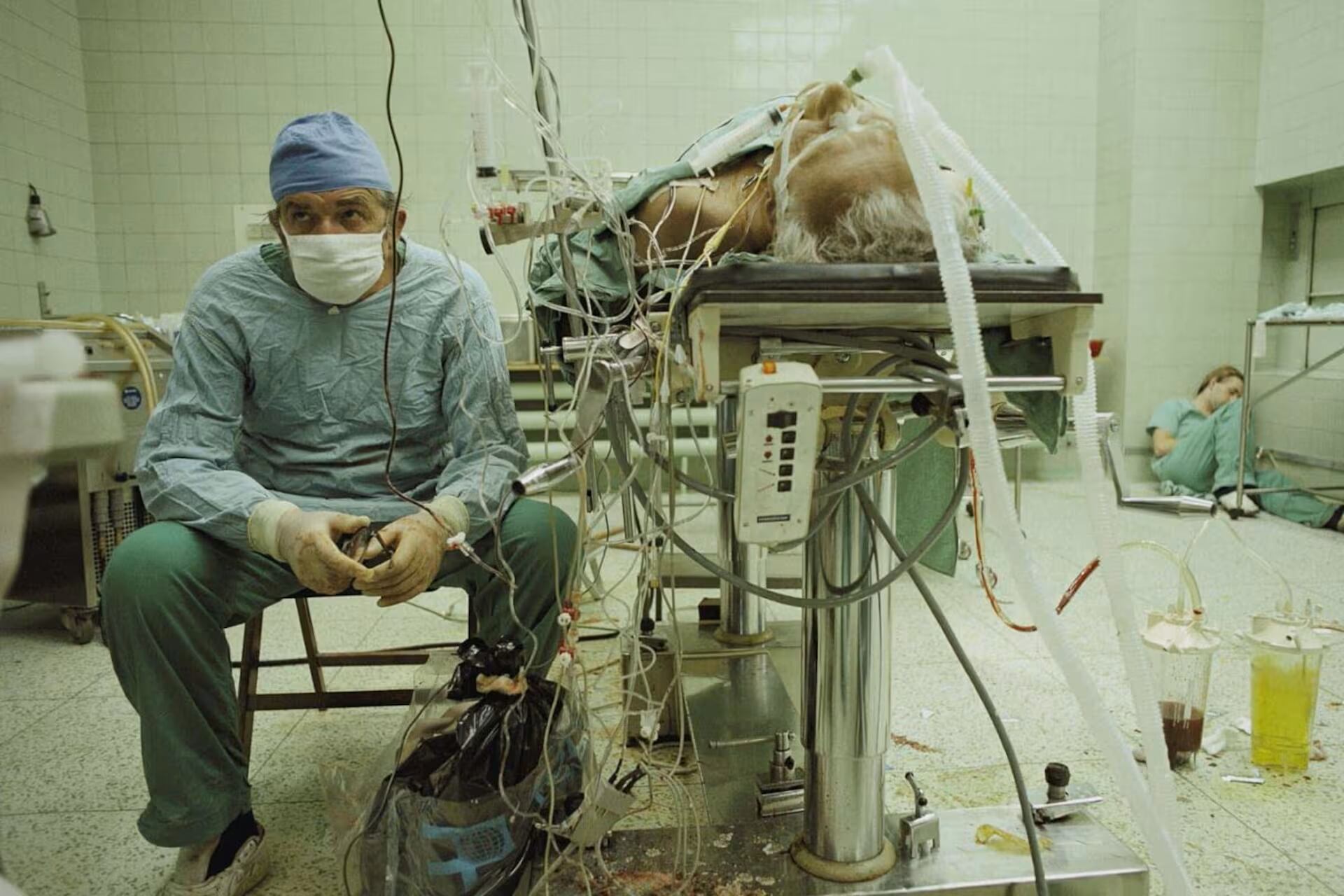 En 1987, mientras documentaba el sistema de salud público de Polonia, que para entonces se encontraba en una profunda crisis, James Stanfield capturó esta impactante imagen.