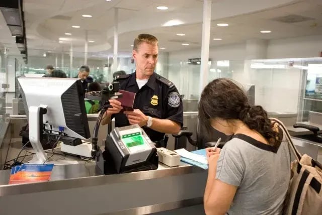 La tecnología EPP permitirá procesar pasajeros con más rapidez en el aeropuerto de Minneapolis a partir del verano de 2025.