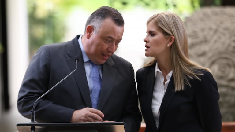 Laura Fernández afirma que fue el vicepresidente Francisco Gamboa quien le trasladó invitación de productor detenido hoy por presunto lavado