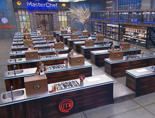 Es la décima temporada del reality de cocina MasterChef Celebrity en Colombia donde participarán 22 personalidades.
