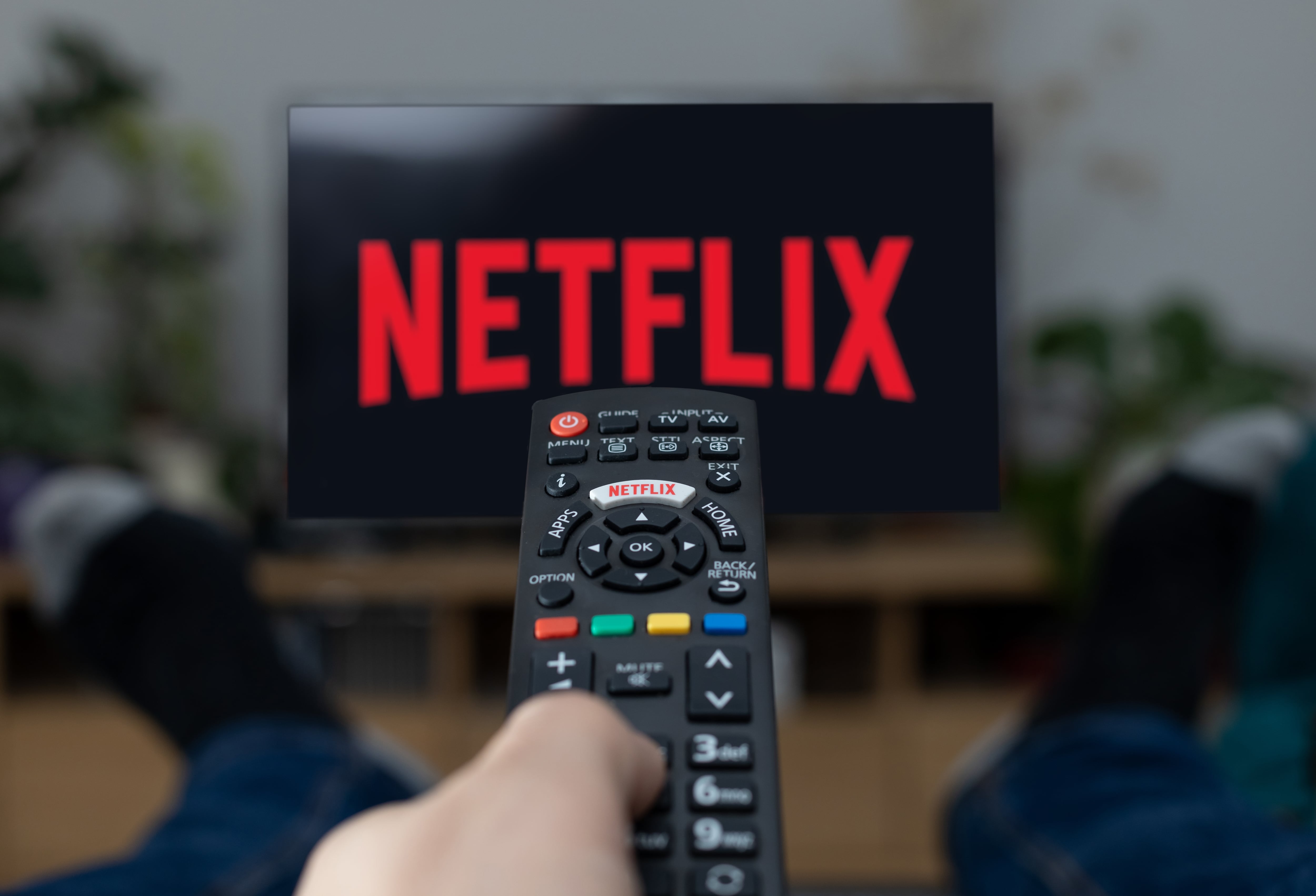 Cuándo va a empezar Netflix a cobrarle a los usuarios por compartir sus cuentas