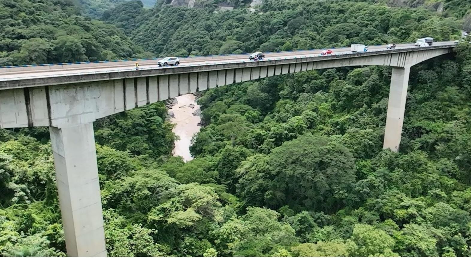 Puente sobre el río Concepción en ruta 27.