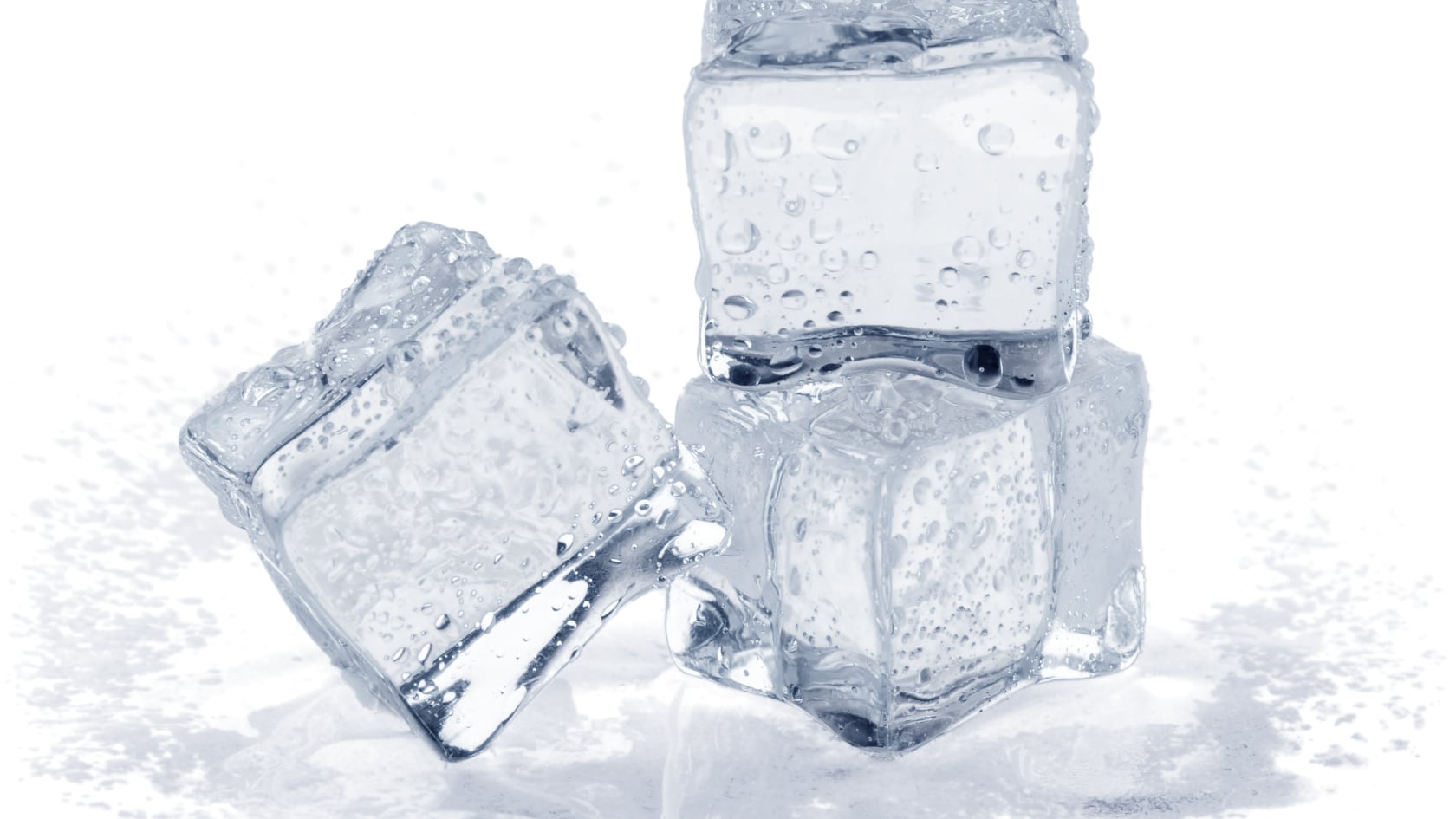 La unión de inteligencia artificial y microscopía permitió observar una capa amorfa en el hielo a temperaturas extremas y aclarar un fenómeno descrito por Faraday en el siglo XIX.