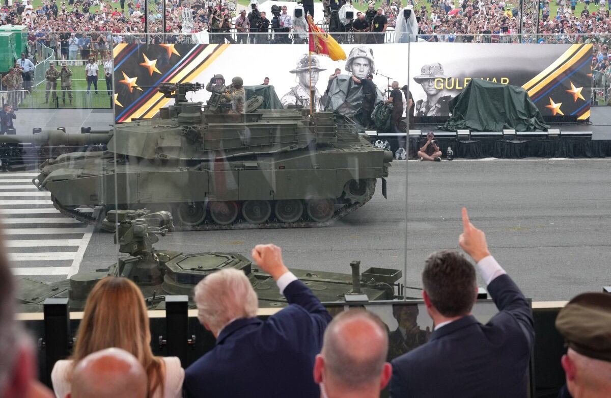 Donald Trump, presidente de Estados Unidos, dirigió un inusual desfile militar en Estados Unidos este 14 de junio, día de su cumpleaños.