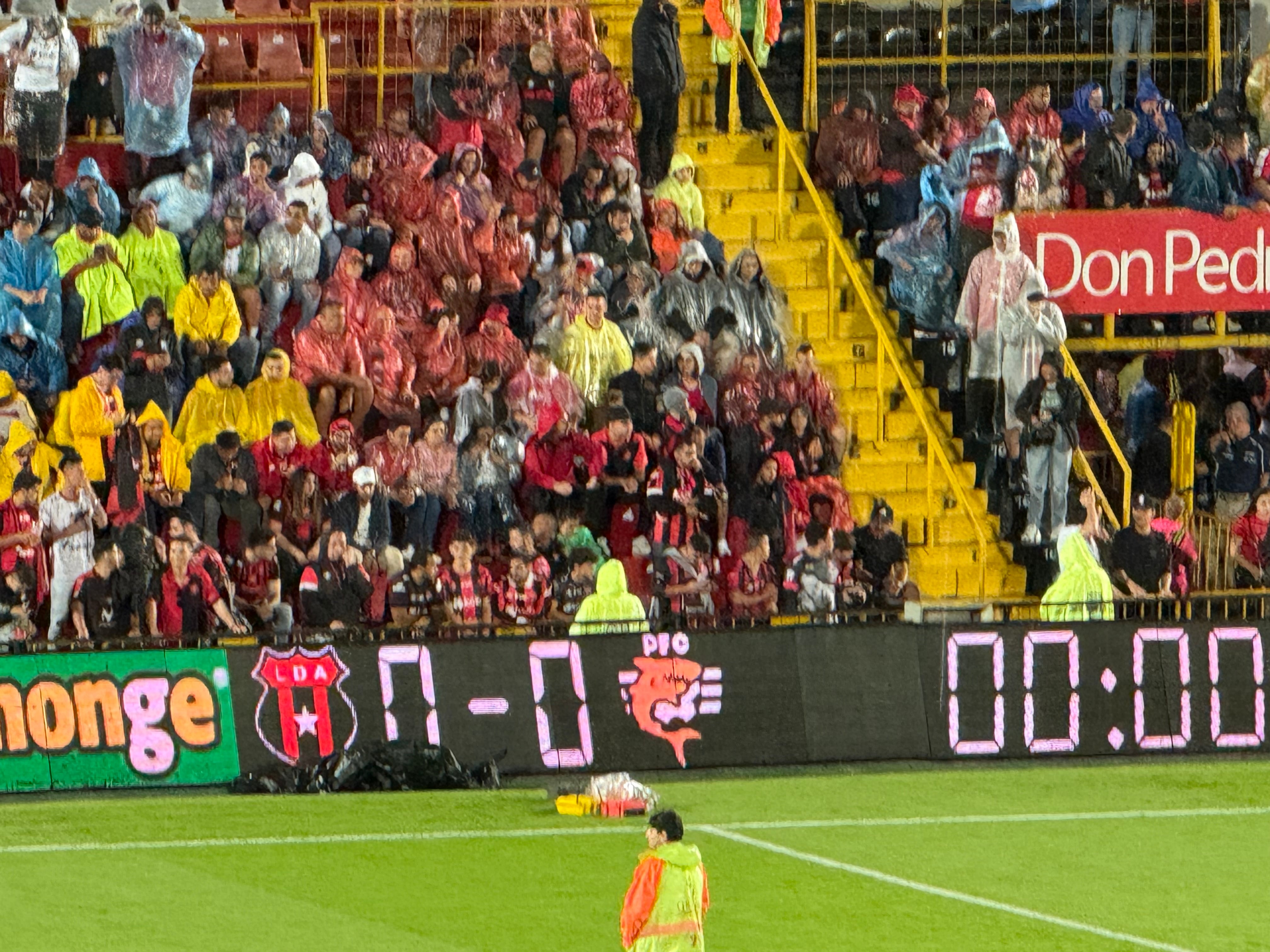 Uno de los dos avanzará a la fase final.