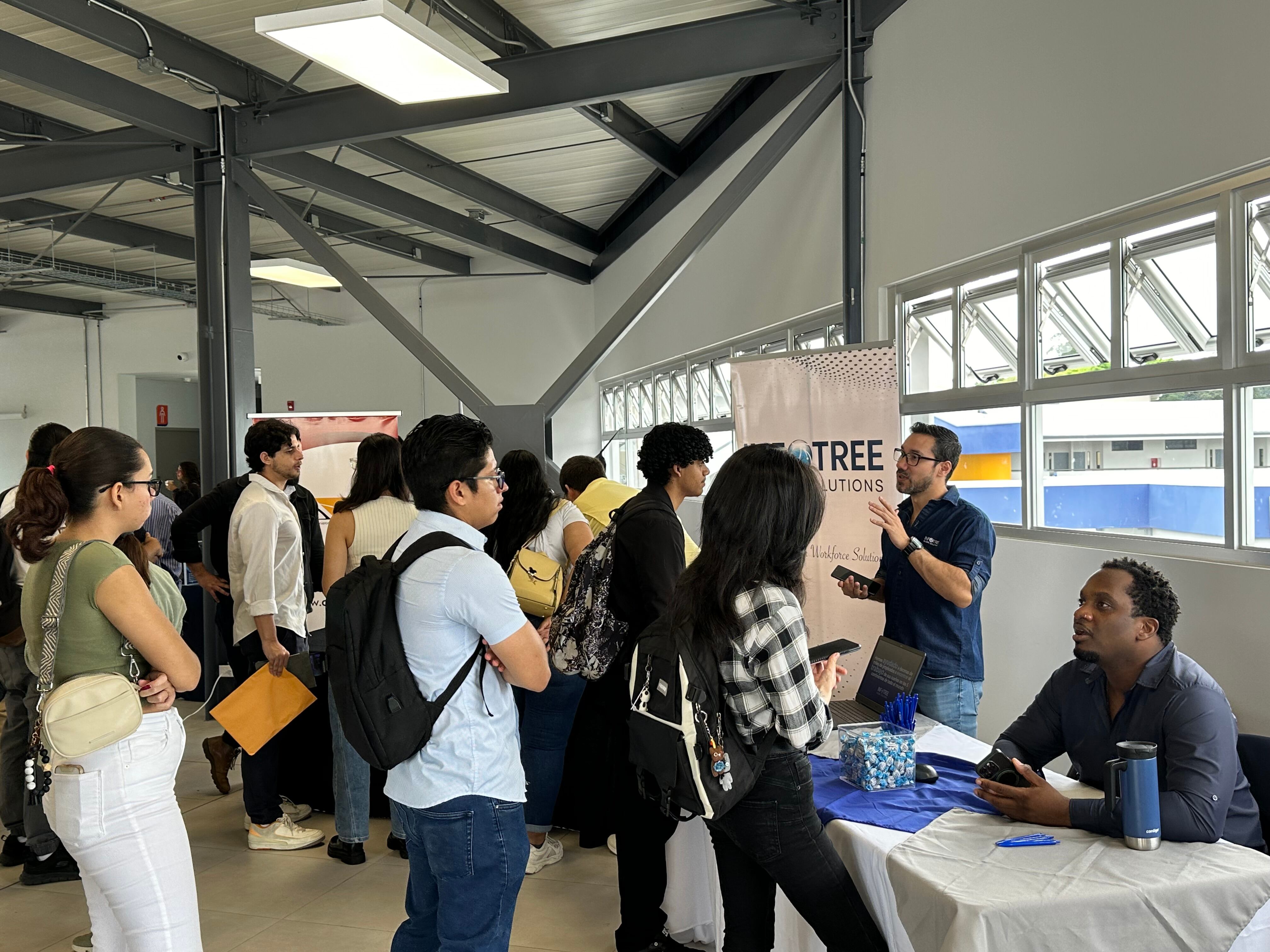 Entre las más de 22 compañías participantes destacan Moody's, HP, P&G y Deloitte.