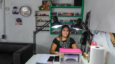 Vecinos de Aserrí sobreviven entre racionamientos, estañones y madrugadas para conseguir agua