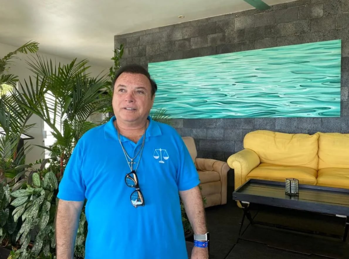 Boris Marchegiani, embajador encargado de alejar al país de foros sobre 'diversidades', es accionista de hotel promocionado para comunidad LGBTQ+