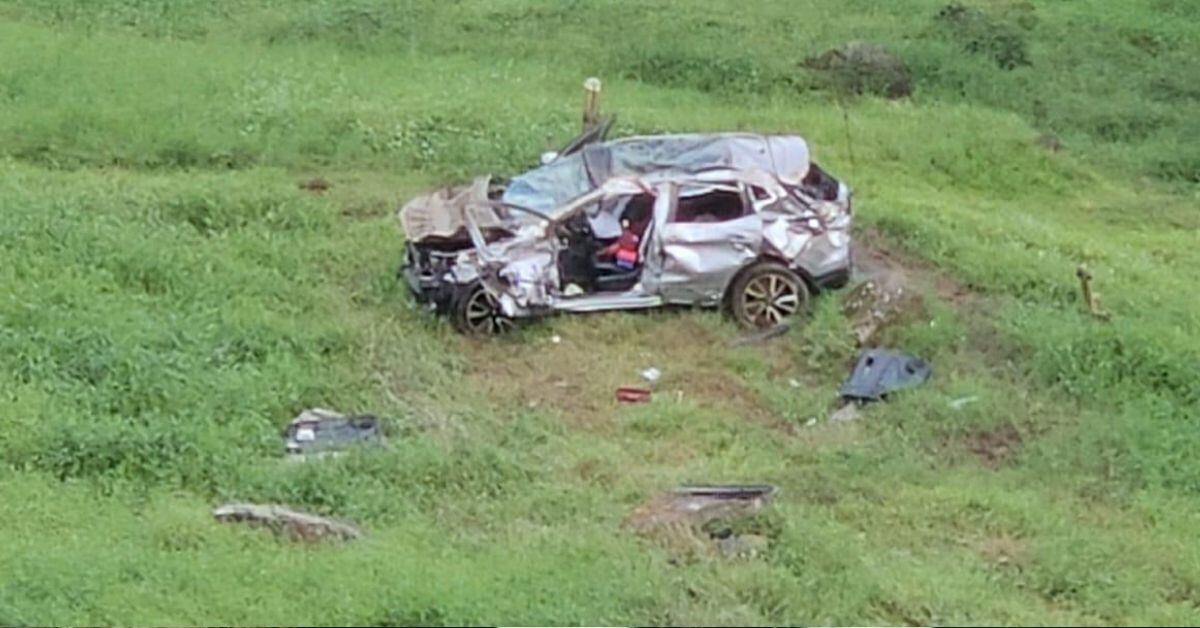 Una mujer de 54 años perdió la vida luego de que el vehículo en el que viajaba para dejar a su hija en la universidad cayera 150 metros por un guindo en Zarcero de San Carlos. (Foto: Edgar Chinchilla, corresponsal GN)