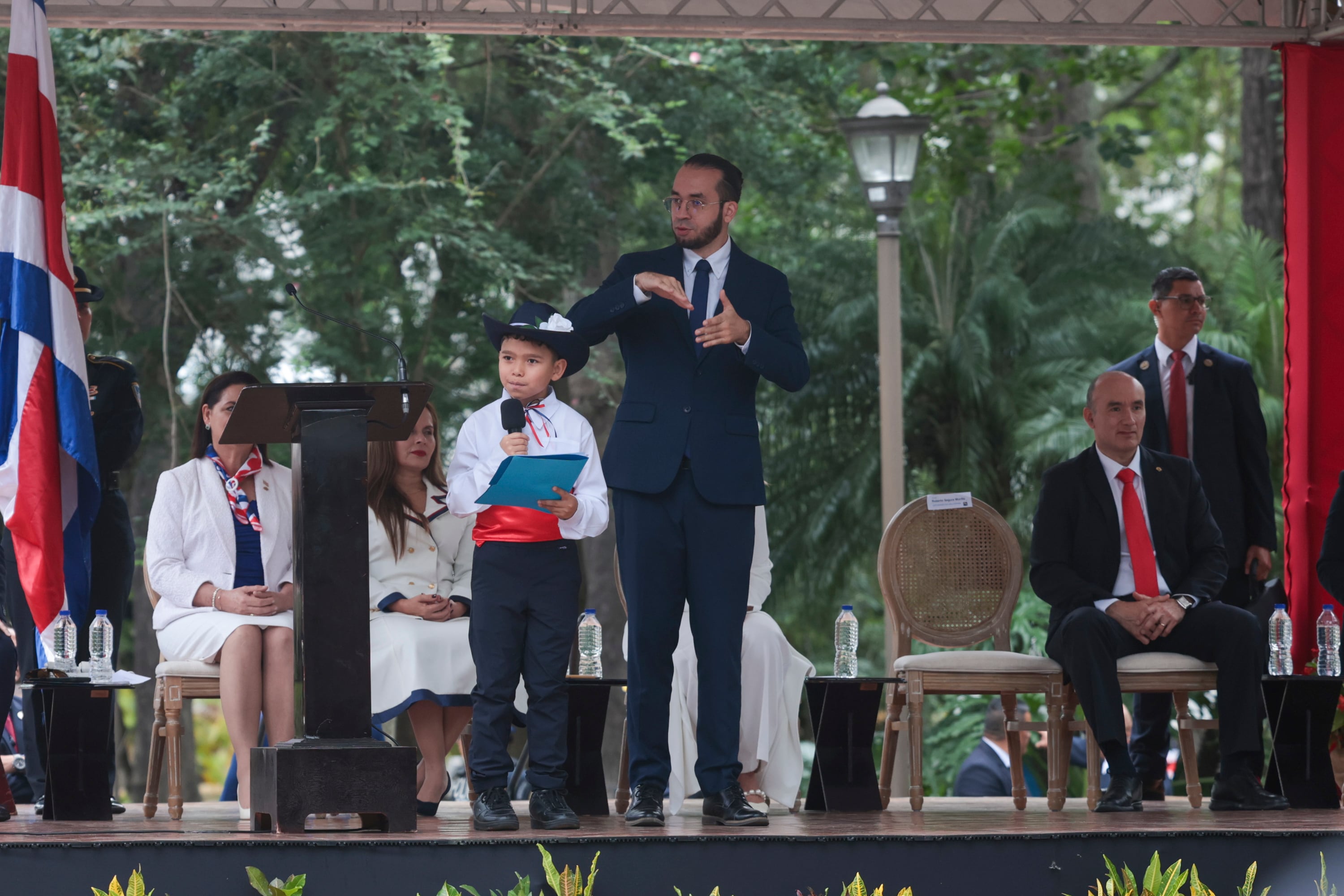 15/09/2026, San José, Parque Nacional y Avenida Segunda, celebración del 15 de Setiembre del 2026, acto solemne con la presidente de la república Laura Fernández y desfiles de bandas de varios colegios en la avenida segunda.
