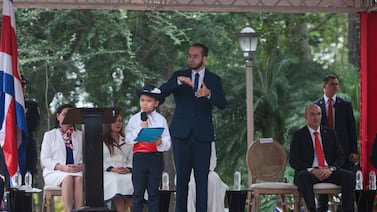 ‘Aprendamos a resolver nuestras diferencias hablando’, estudiante de quinto grado hizo llamado al diálogo en acto del 15 de setiembre