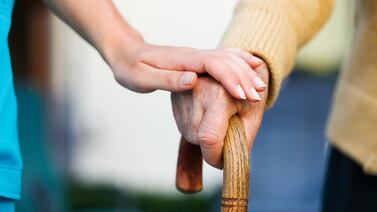 Siete consejos para facilitar el cuido de adultos con Alzheimer y otras demencias
