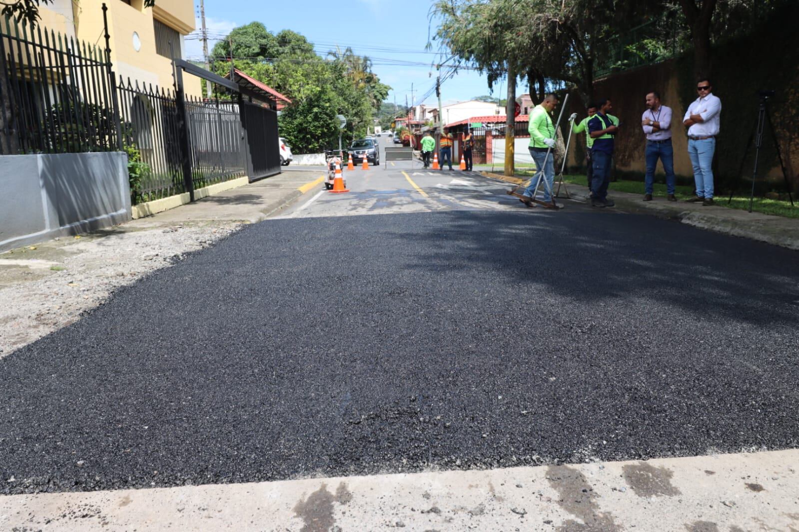 La Municipalidad de EScazú firmó un convenio con AyA para asumir la reparación de la vía publica una vez terminado el arreglo de la tubería.