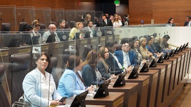 Administración del Congreso ubica a diputados del Pueblo Soberano lejos de la prensa, pese a reglamento que define distribución de curules
