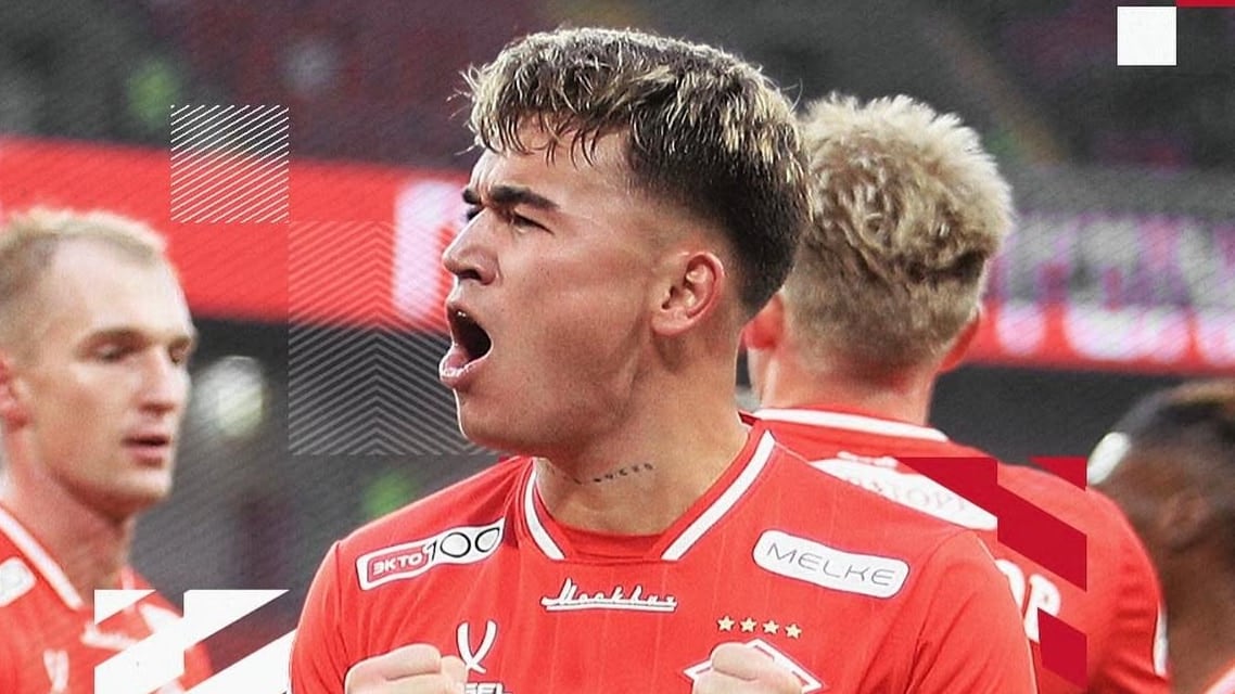 Manfred Ugalde festeja su anotación con el Spartak de Moscú ante el Orenburg.