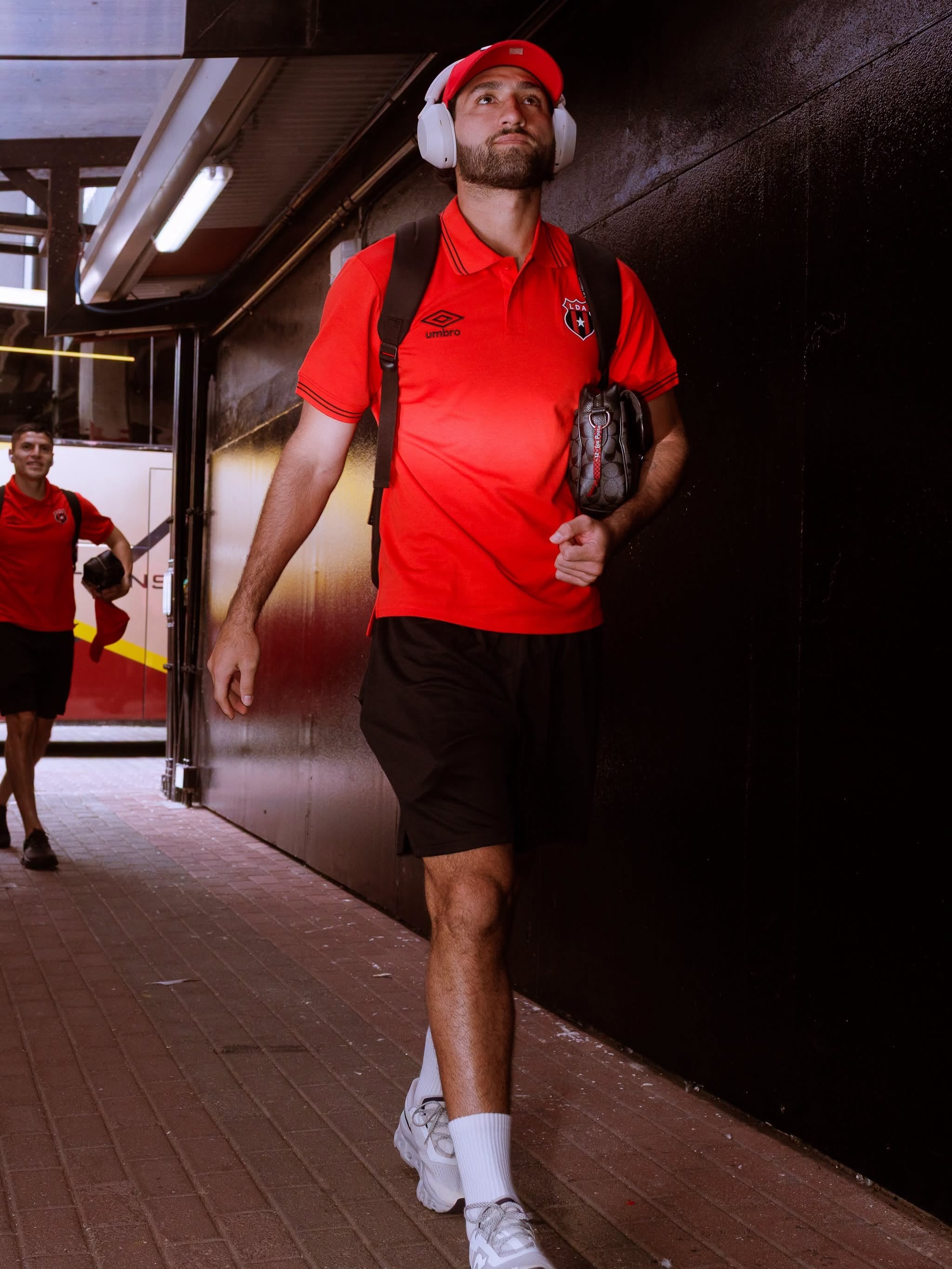Aarón Salazar está seguro de que el método que Ismael Rescalvo llevó a Liga Deportiva Alajuelense fomenta la competencia interna.