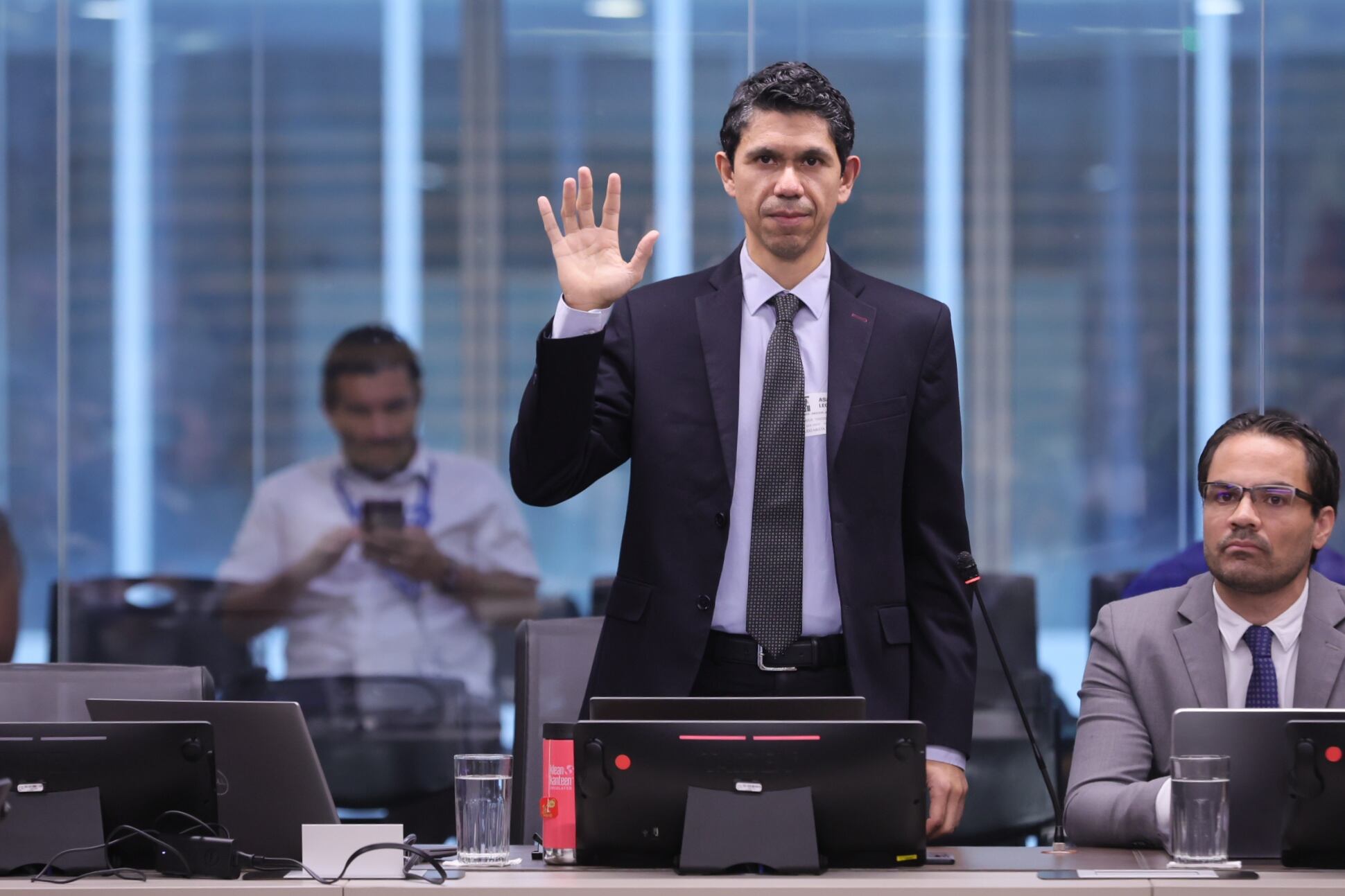 Luis Amador comparece ante diputados de la Asamblea Legislativa por tel Dekra / Foto John Durán