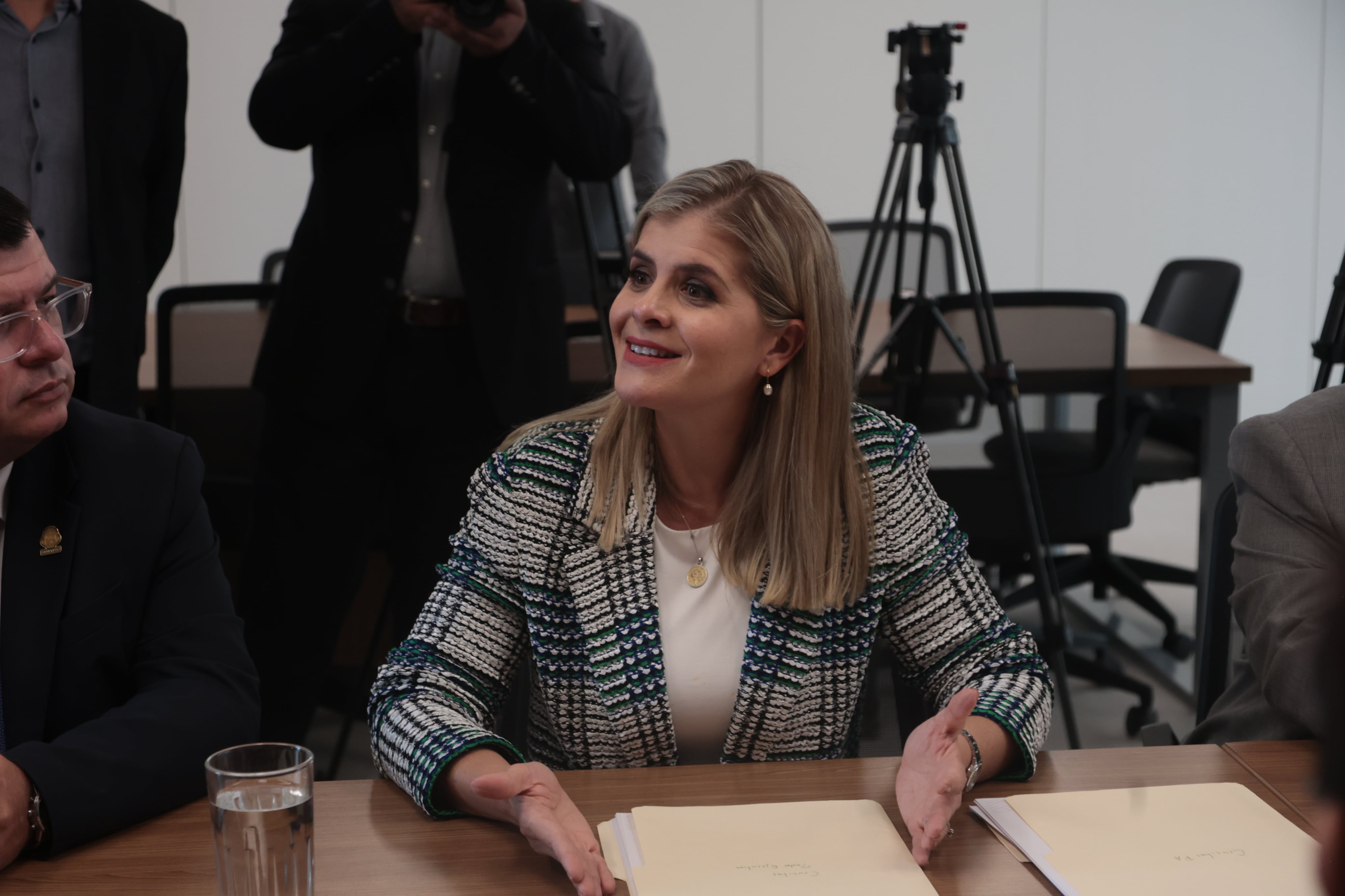 Reunión Laura Fernández con diputados del Frente Amplio / Foto John Durán