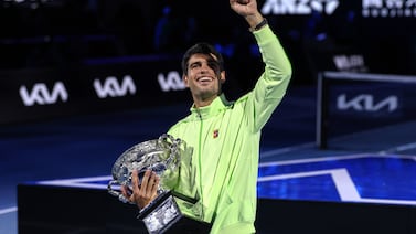 Carlos Alcaraz derrota a Novak Djokovic en Australia y completa el Grand Slam