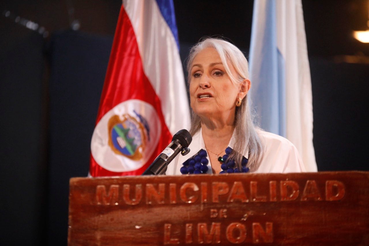 Sesión solemne de la Asamblea Legislativa en Limón